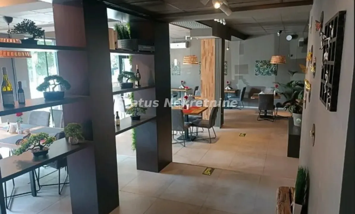 Izdavanje, poslovni prostor, 200m², Sajmište, Novi Sad