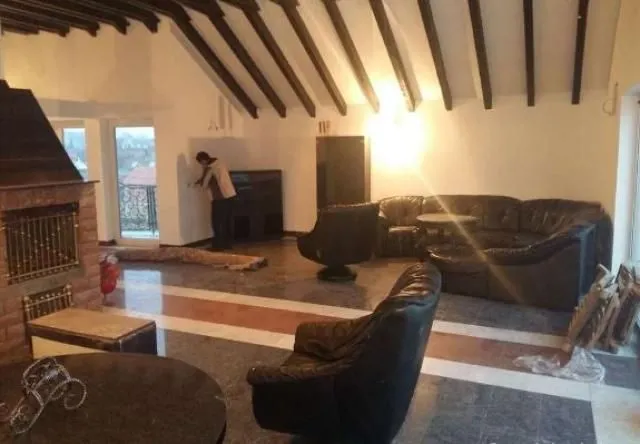 Rent, office space, 1377m², Surčin, Beograd