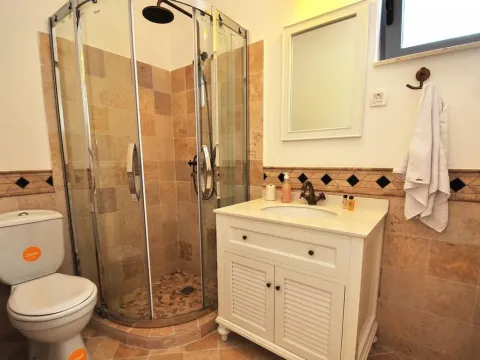 Prodaja, dvosoban stan, 92m², Risan, Kotor - image 18