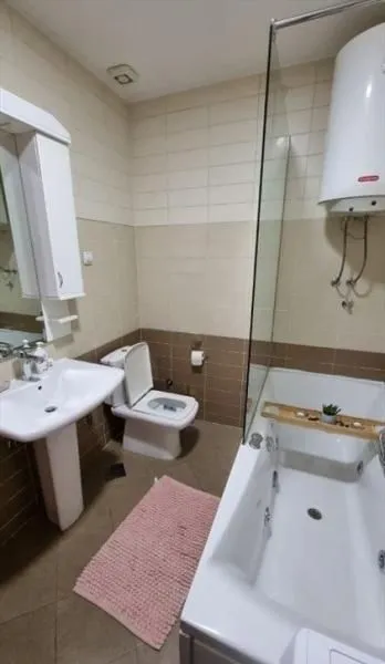 Izdavanje, trosoban stan, 88m², Kalenić Pijaca, Vračar Sve Podlokacije