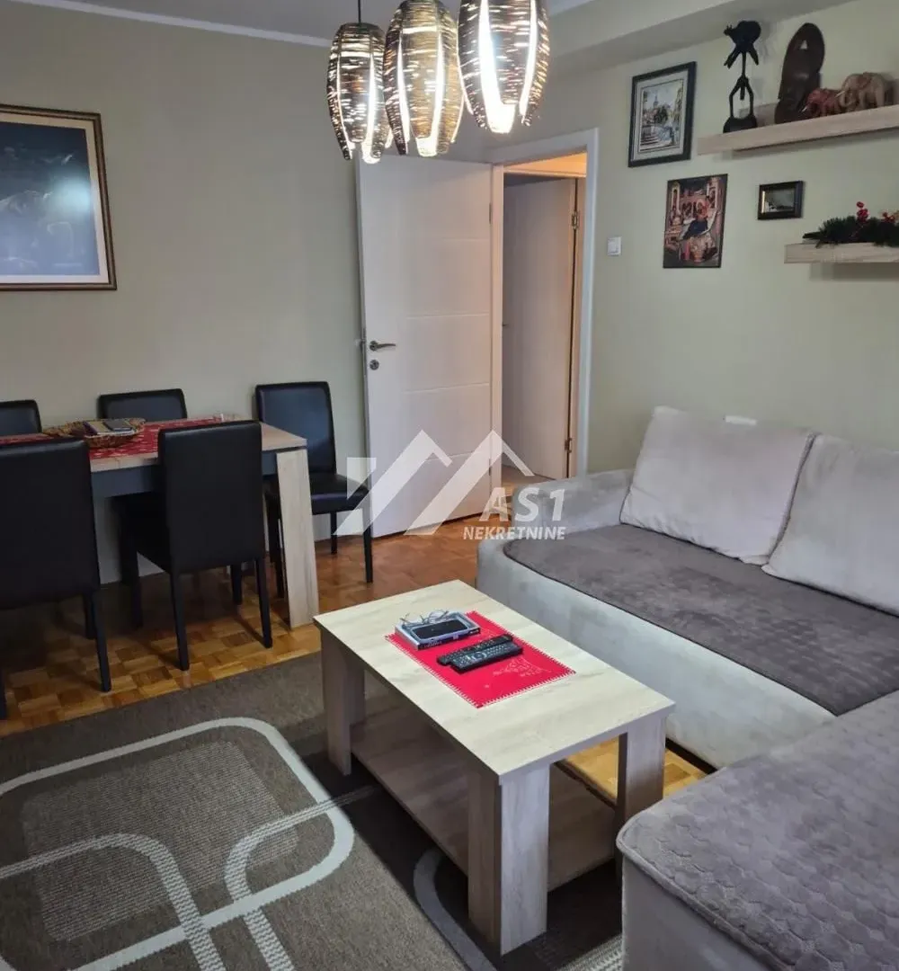 Izdavanje, dvosoban stan, 48m², Banatić, Novi Sad Sve Podlokacije