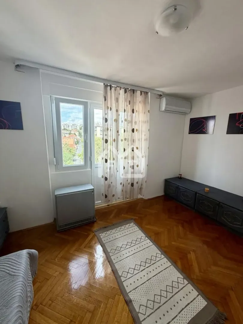 Rent, two bedroom apartment, 52m², Južni Bulevar, Vračar Sve Podlokacije