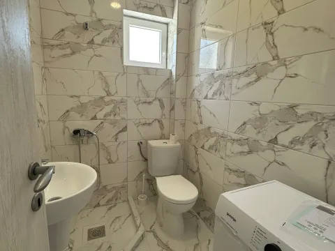 Izdavanje, jednosoban stan, 48m², Seljanovo, Tivat - image 7