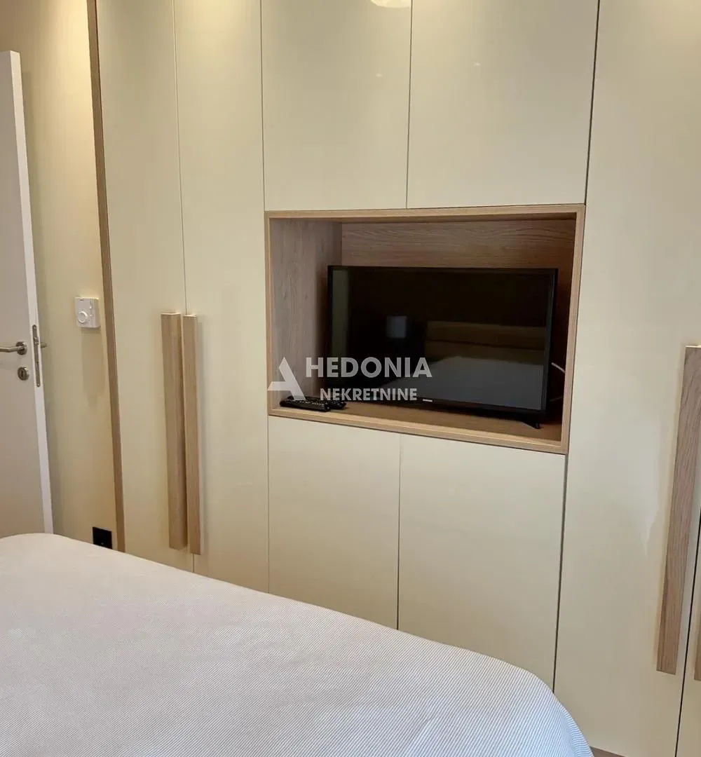 Izdavanje, dvosoban stan, 51m², Novi Beograd Blok 65, Novi Beograd Sve Podlokacije
