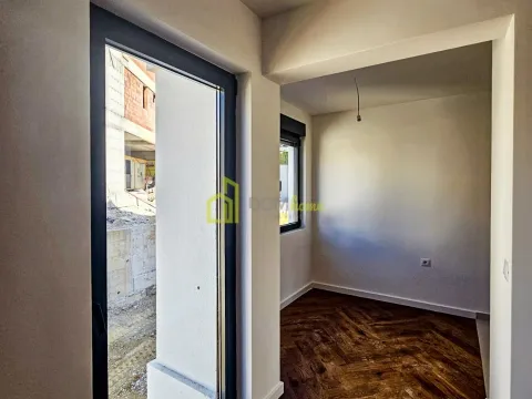 Prodaja, dvosoban stan, 72m², Tivat, Crna Gora - image 9