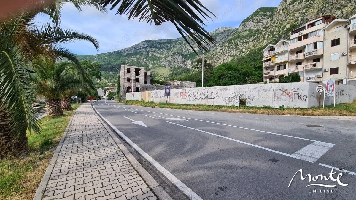 Prodaja, plac, 1800m², Risan, Kotor