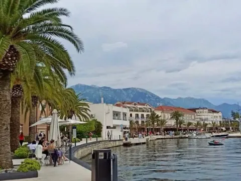 Prodaja, garsonjera, 25m², Centar, Tivat - image 7