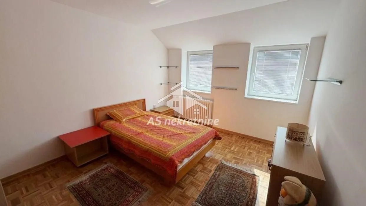 Rent, apartment, 210m², Čukarica, Beograd