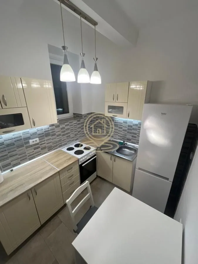 Izdavanje, dvosoban stan, 43m², Stari Grad, Beograd