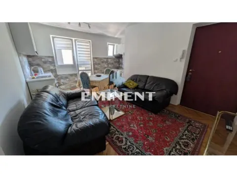Izdavanje, trosoban stan, 65m², Vračar Hram, Vračar Sve Podlokacije - image 2