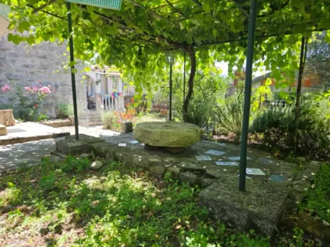 Rent, house, 90m², Brdišta, Tivat - image 3