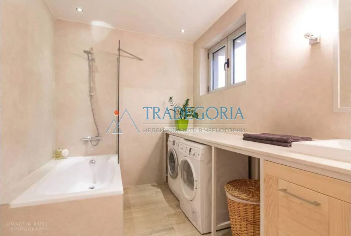 Prodaja, dvosoban stan, 100m², Tivat, Crna Gora