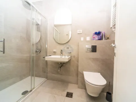 Izdavanje, jednosoban stan, 49m², Central Point, Podgorica - image 9