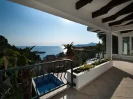 Rent, house, 200m², Sveti Stefan, Budva - image 1