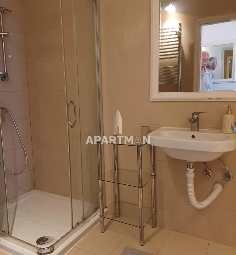 Prodaja, trosoban stan, 68m², Stari Grad, Beograd