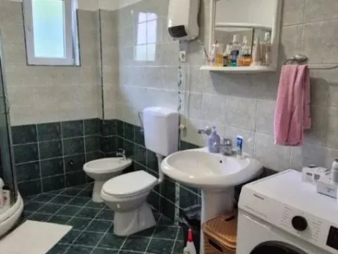 Rent, two bedroom apartment, 100m², Marići, Tivat - image 13