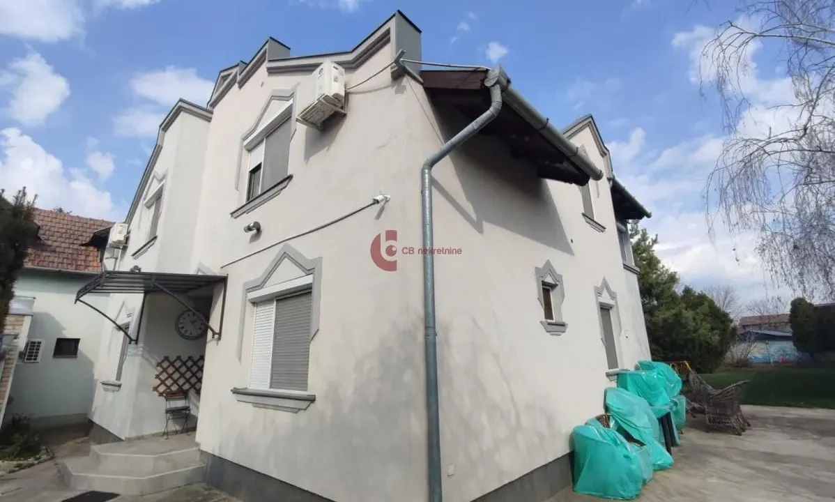 Prodaja, kuća, 260m², Gat, Subotica