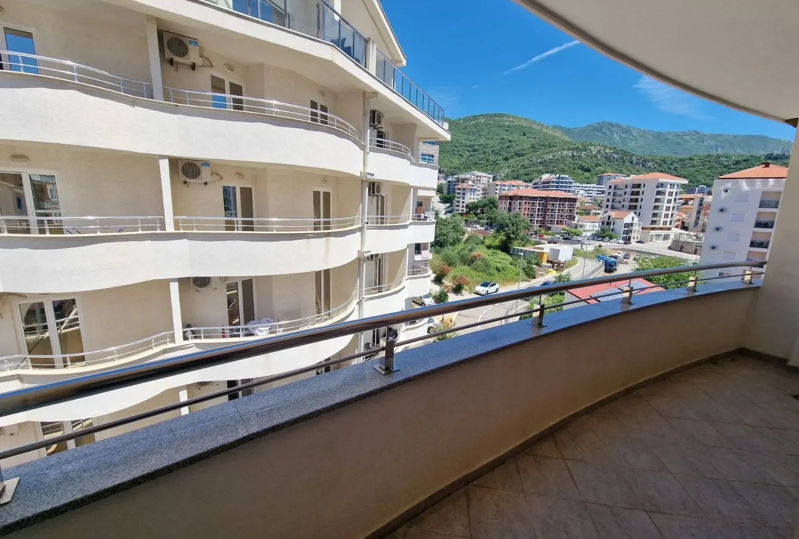 Prodaja, dvosoban stan, 89m², Bečići, Budva