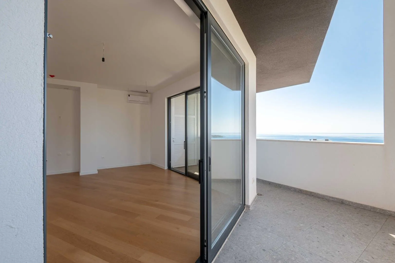 Sale, one bedroom apartment, 69m², Bečići, Budva