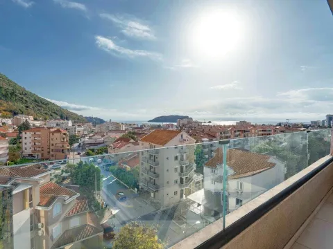 Prodaja, trosoban stan, 130m², Budva, Crna Gora - image 13