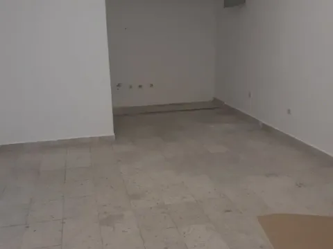 Prodaja, poslovni prostor, 49m², Autobuska stanica, Podgorica - image 4