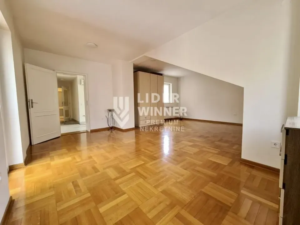 Prodaja, stan, 117m², Stari Grad, Beograd