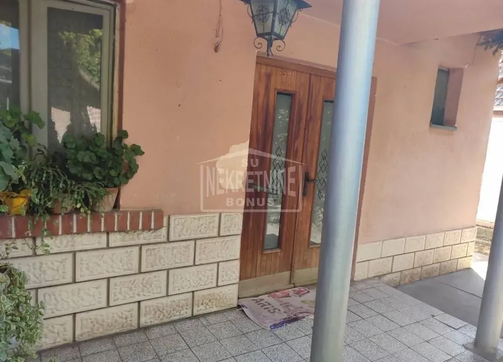 Prodaja, kuća, 85m², Ker, Subotica