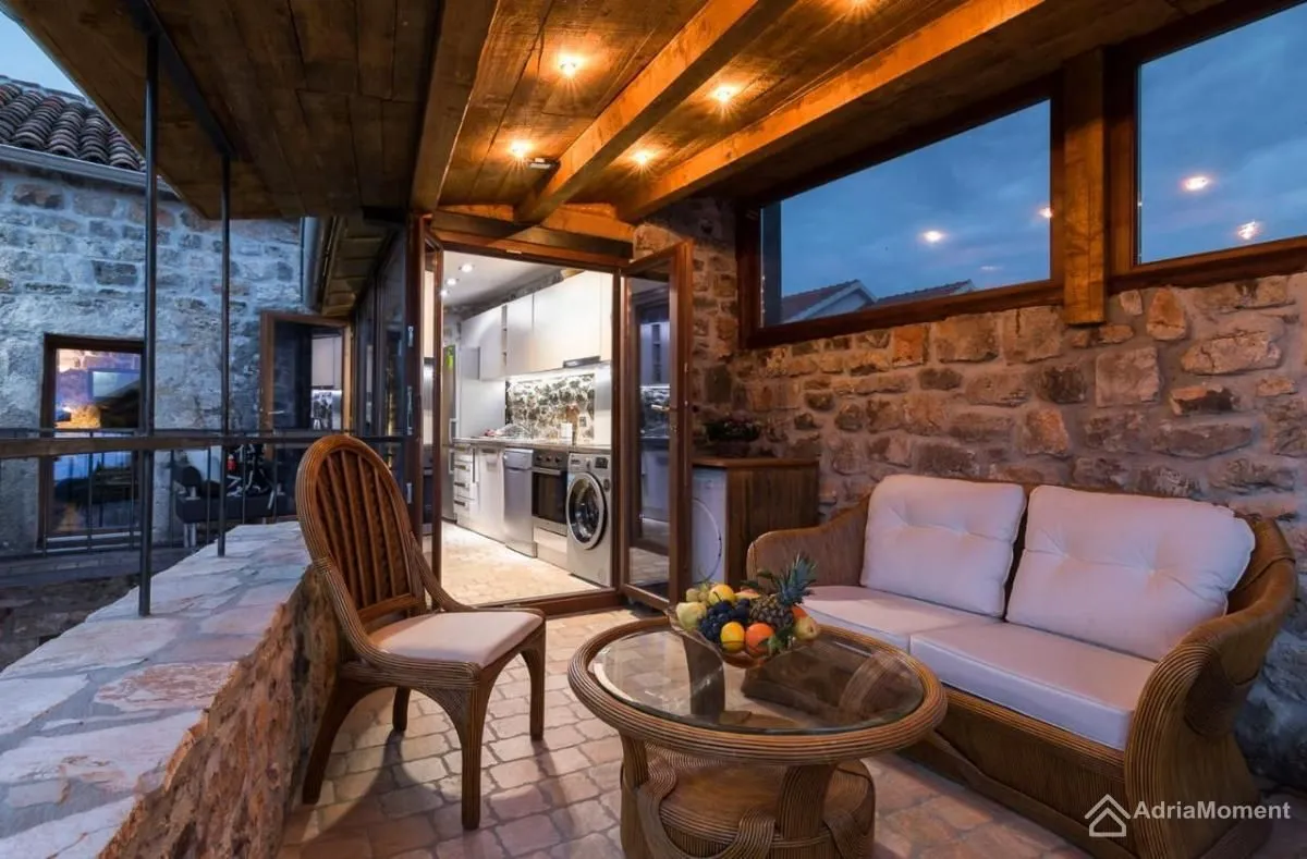 Sale, house, 100m², Đuraševići, Tivat