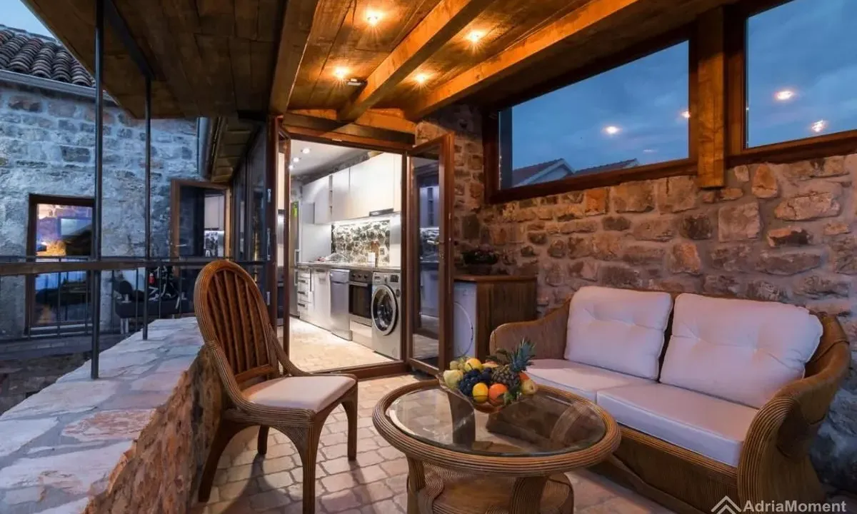 Sale, house, 100m², Đuraševići, Tivat