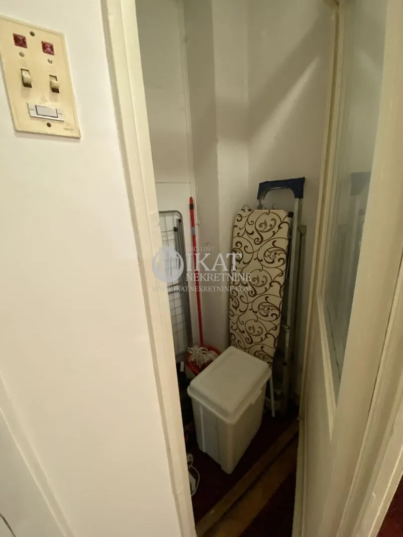 Izdavanje, dvosoban stan, 60m², Stari Grad, Beograd
