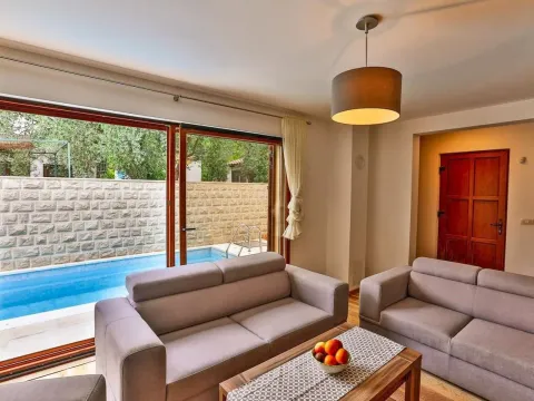 Rent, house, 270m², Rijeka Reževići, Budva - image 36