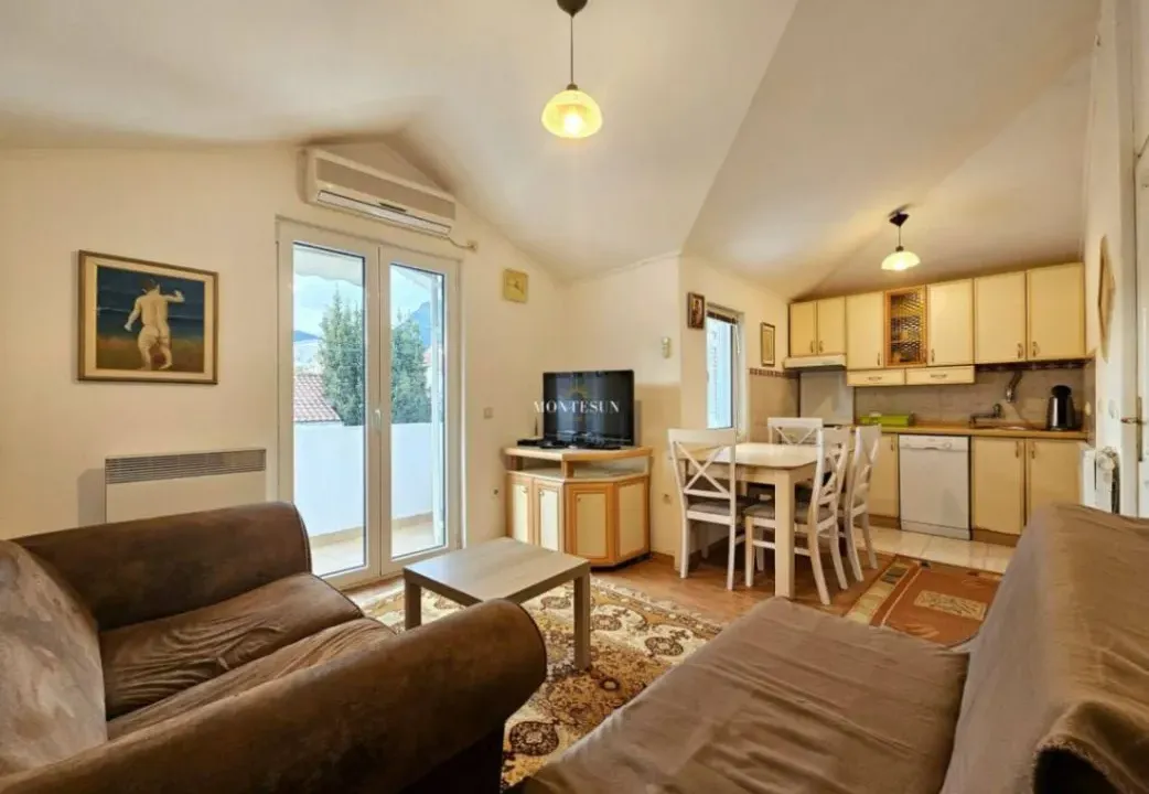 Izdavanje, jednosoban stan, 38m², Budva, Crna Gora