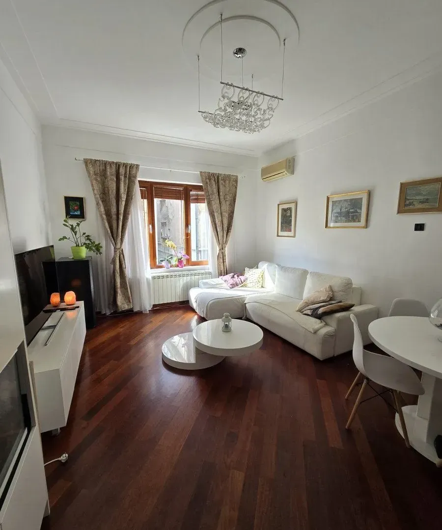 Rent, three bedroom apartment, 86m², Kalenić Pijaca, Vračar Sve Podlokacije