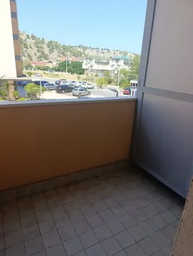 Izdavanje, jednosoban stan, 44m², City Kej, Podgorica - image 3