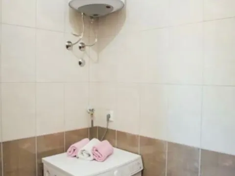 Rent, three bedroom apartment, 100m², Gradiošnica, Tivat - image 11