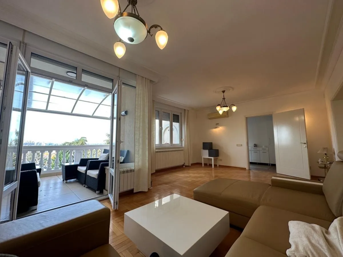 Rent, four bedroom apartment, 147m², Savski Venac, Beograd