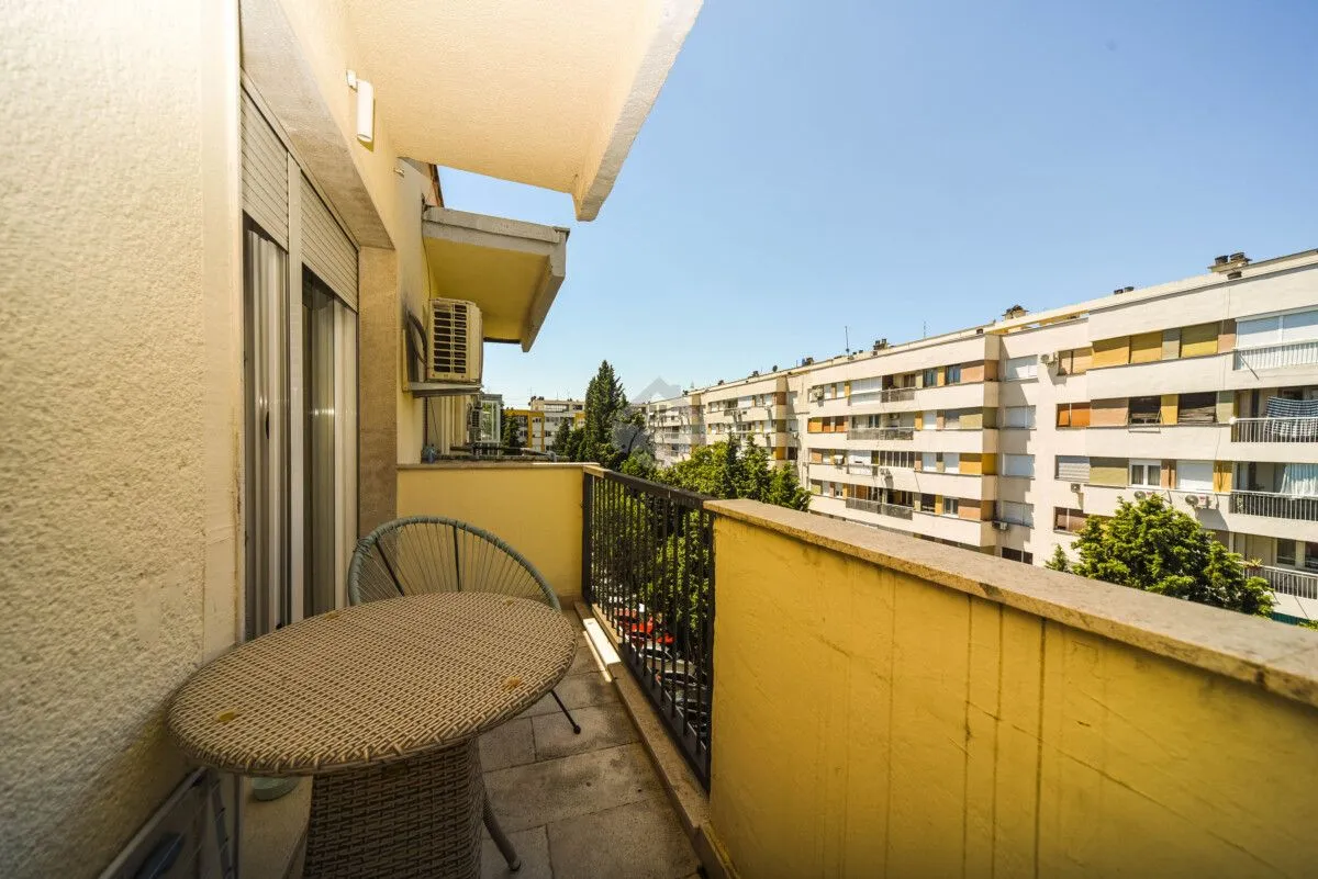 Izdavanje, dvosoban stan, 70m², Preko Morače, Podgorica