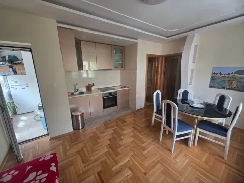 Izdavanje, dvosoban stan, 68m², Centar, Podgorica - image 7