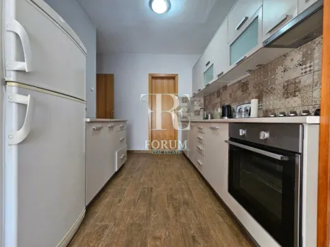 Izdavanje, trosoban stan, 100m², Ljubović, Podgorica - image 5