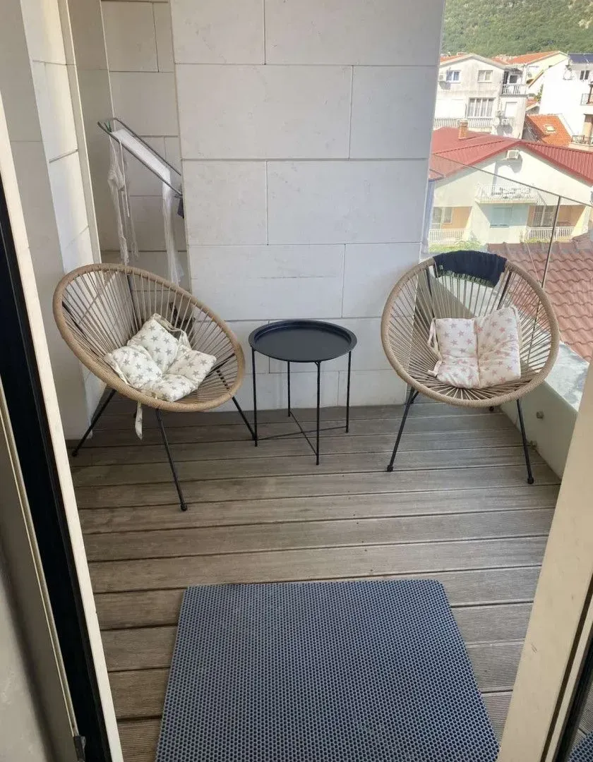 Rent, one bedroom apartment, 55m², Centar, Budva