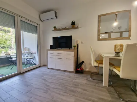 Rent, studio apartment, 30m², Budva, Crna Gora - image 13