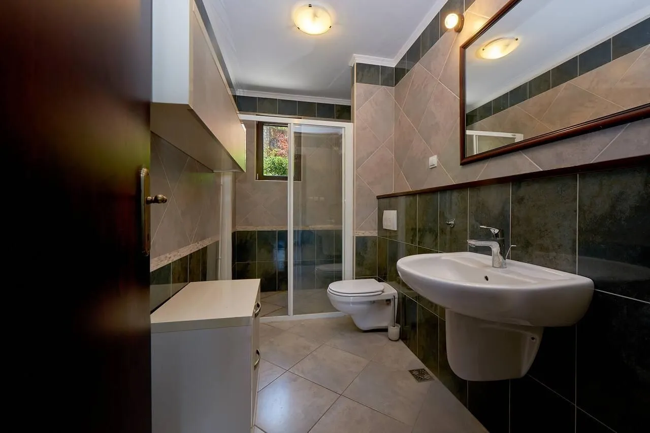 Sale, house, 235m², Kostanjica, Kotor