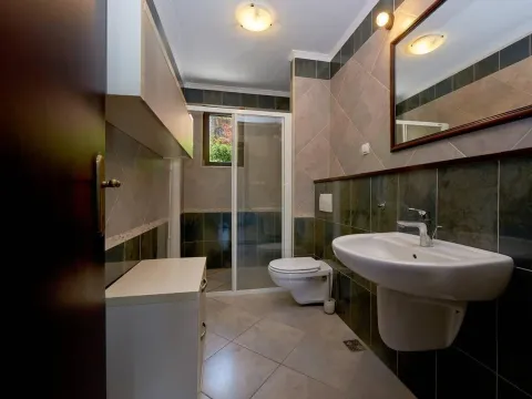 Prodaja, kuća, 235m², Kostanjica, Kotor - image 27