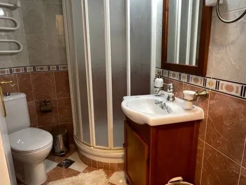 Rent, one bedroom apartment, 42m², Stari Grad, Budva - image 5