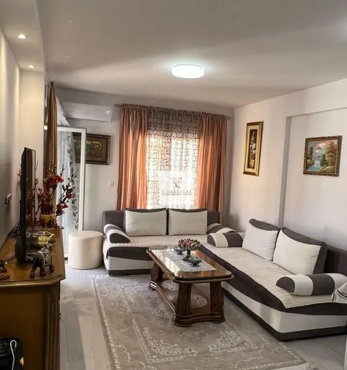 Izdavanje, jednosoban stan, 46m², Lazi, Budva