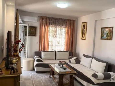 Izdavanje, jednosoban stan, 46m2, Lazi, Budva Izdavanje, jednosoban stan, 46m2, Lazi, Budva