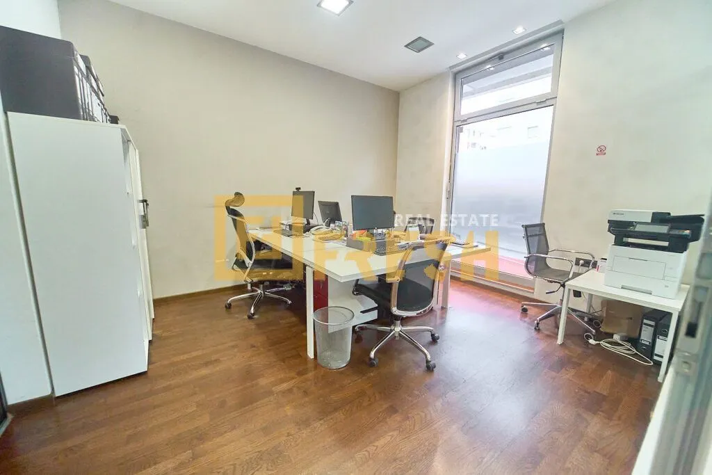 Rent, office space, 160m², City Kvart, Podgorica