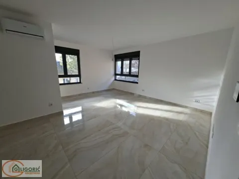 Prodaja, dvosoban stan, 74m², Pančevo, Srbija - image 9