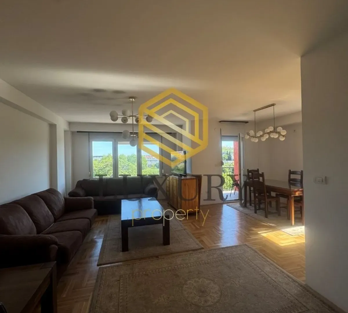 Izdavanje, trosoban stan, 92m², 1 maj, Podgorica