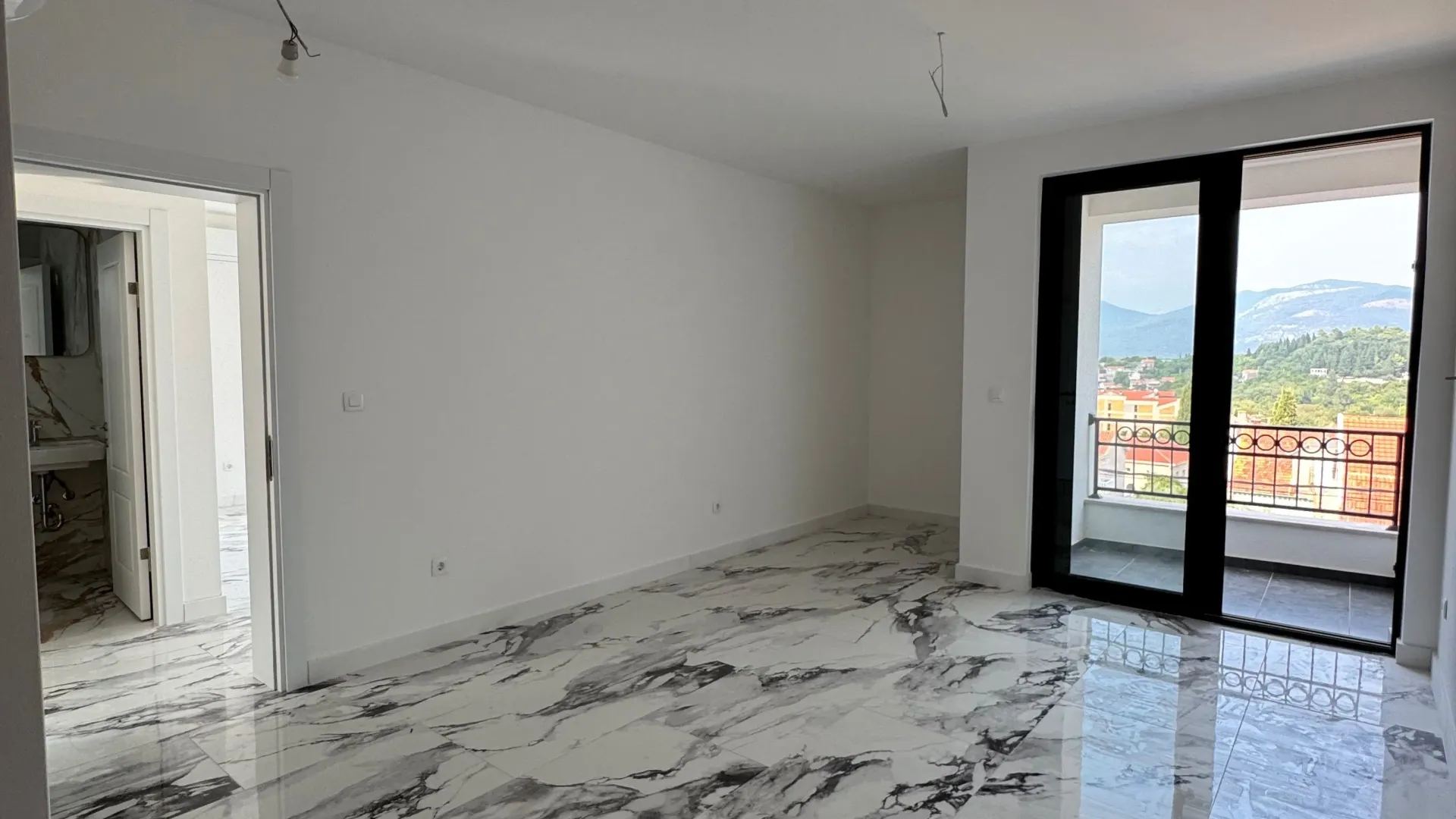Prodaja, trosoban stan, 72m², Radovići, Tivat